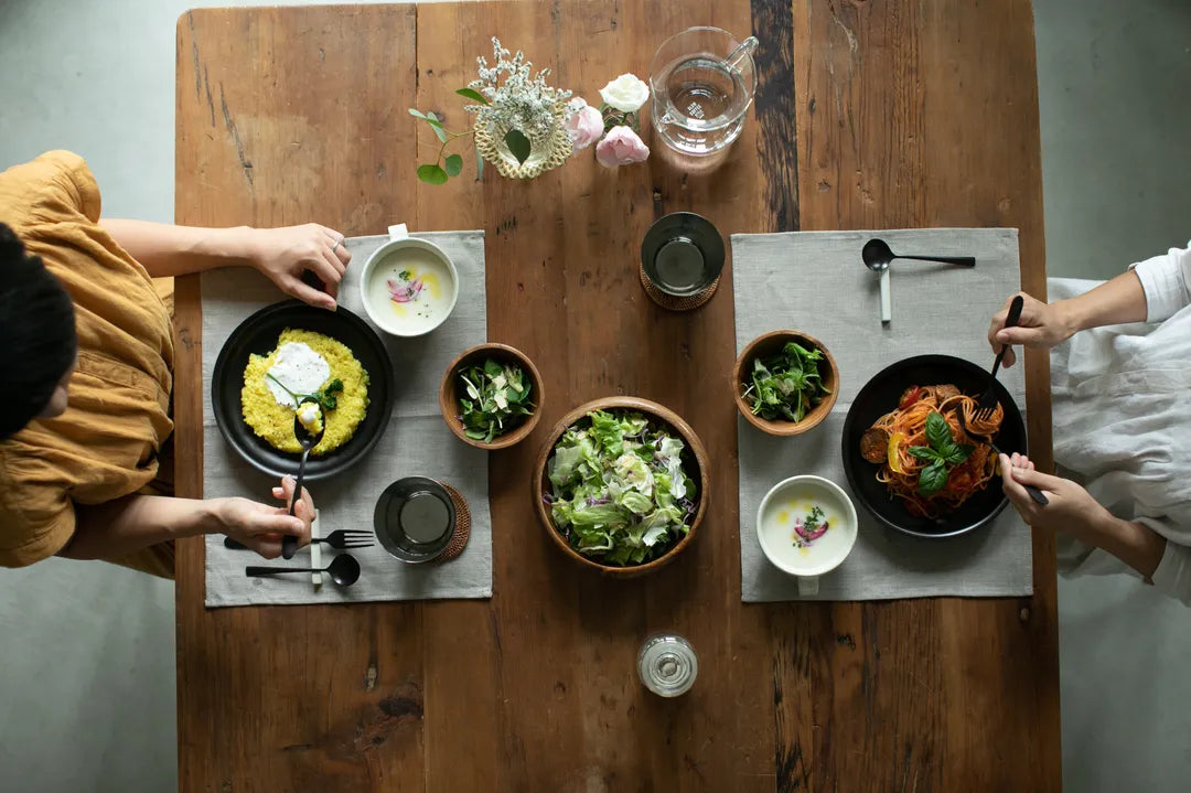 black-stainless-cutlery-smooth