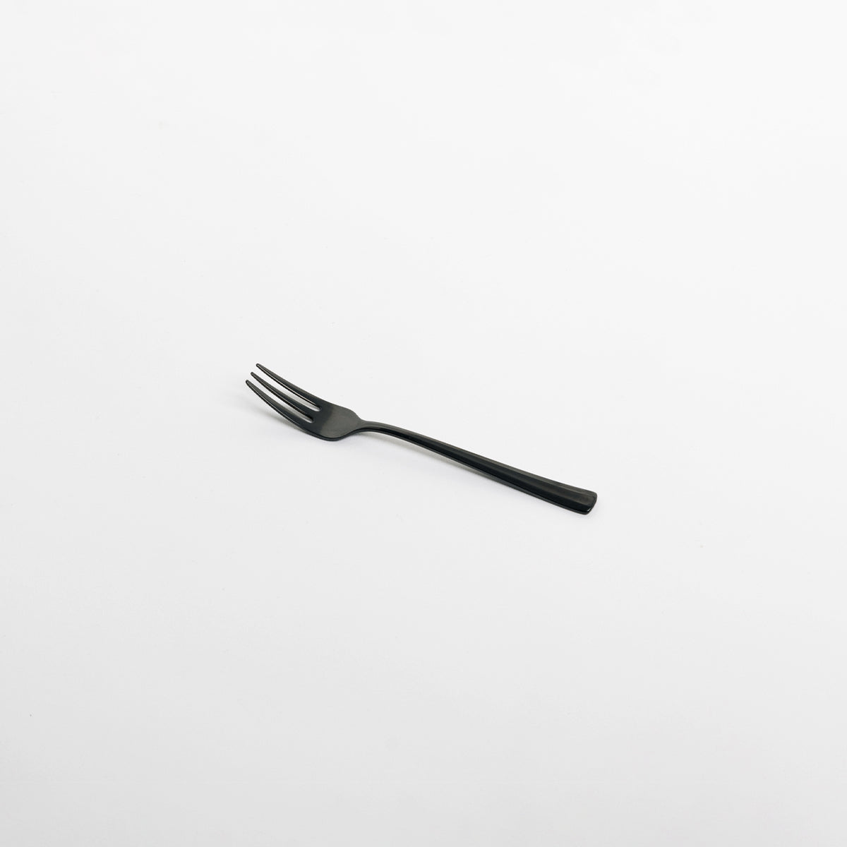 black-stainless-cutlery-smooth