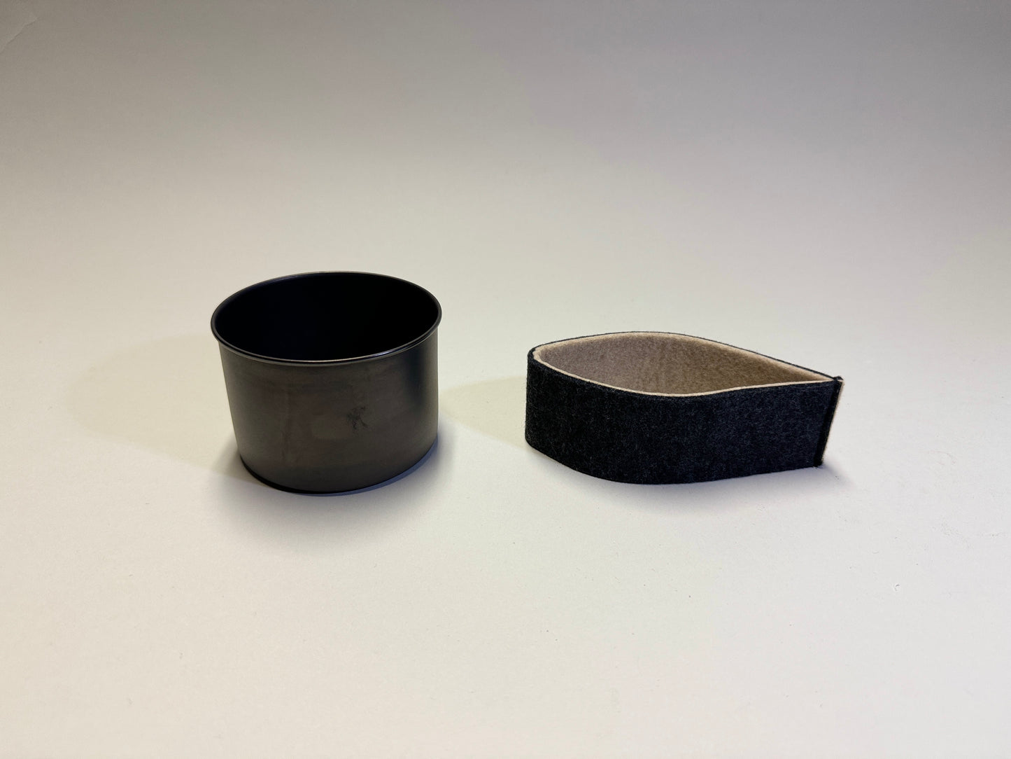 black-stainless-cup-with-sleeve
