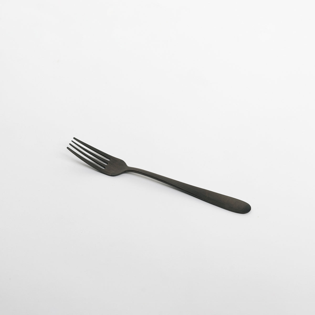 black-stainless-cutlery-mat