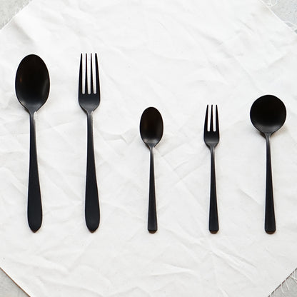 black-stainless-cutlery-mat