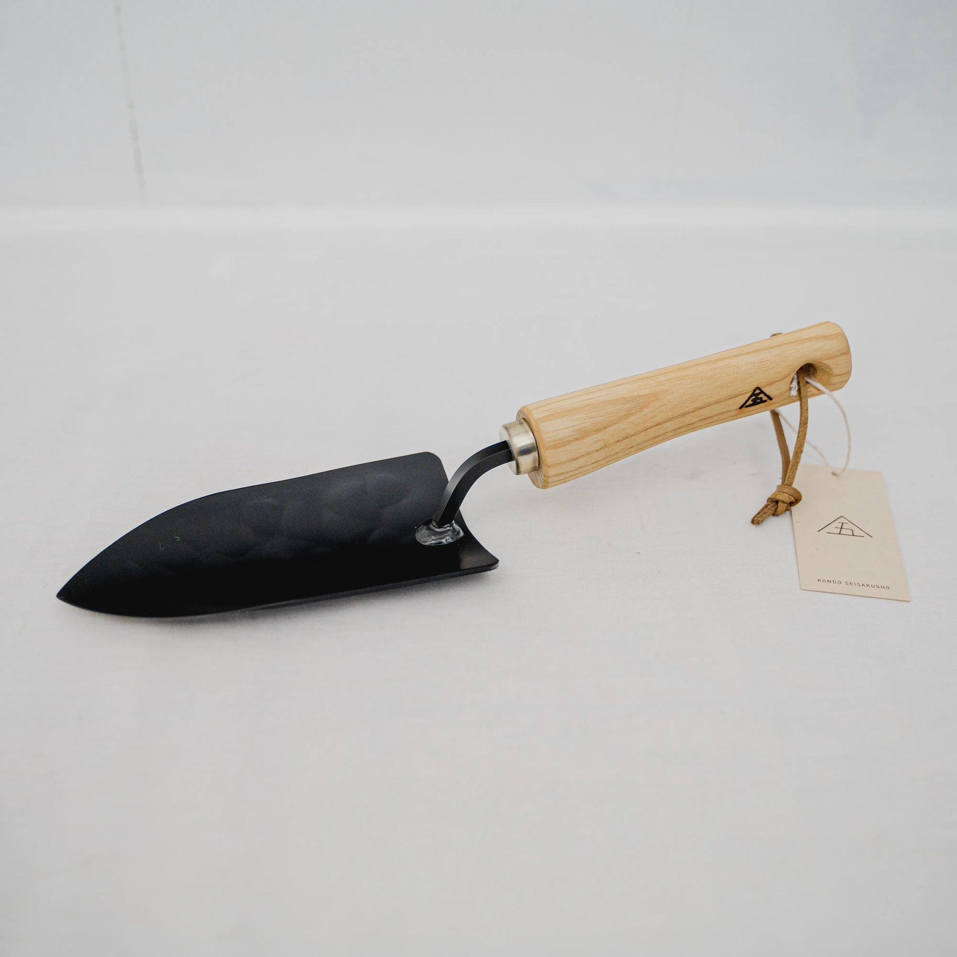 hand-trowel