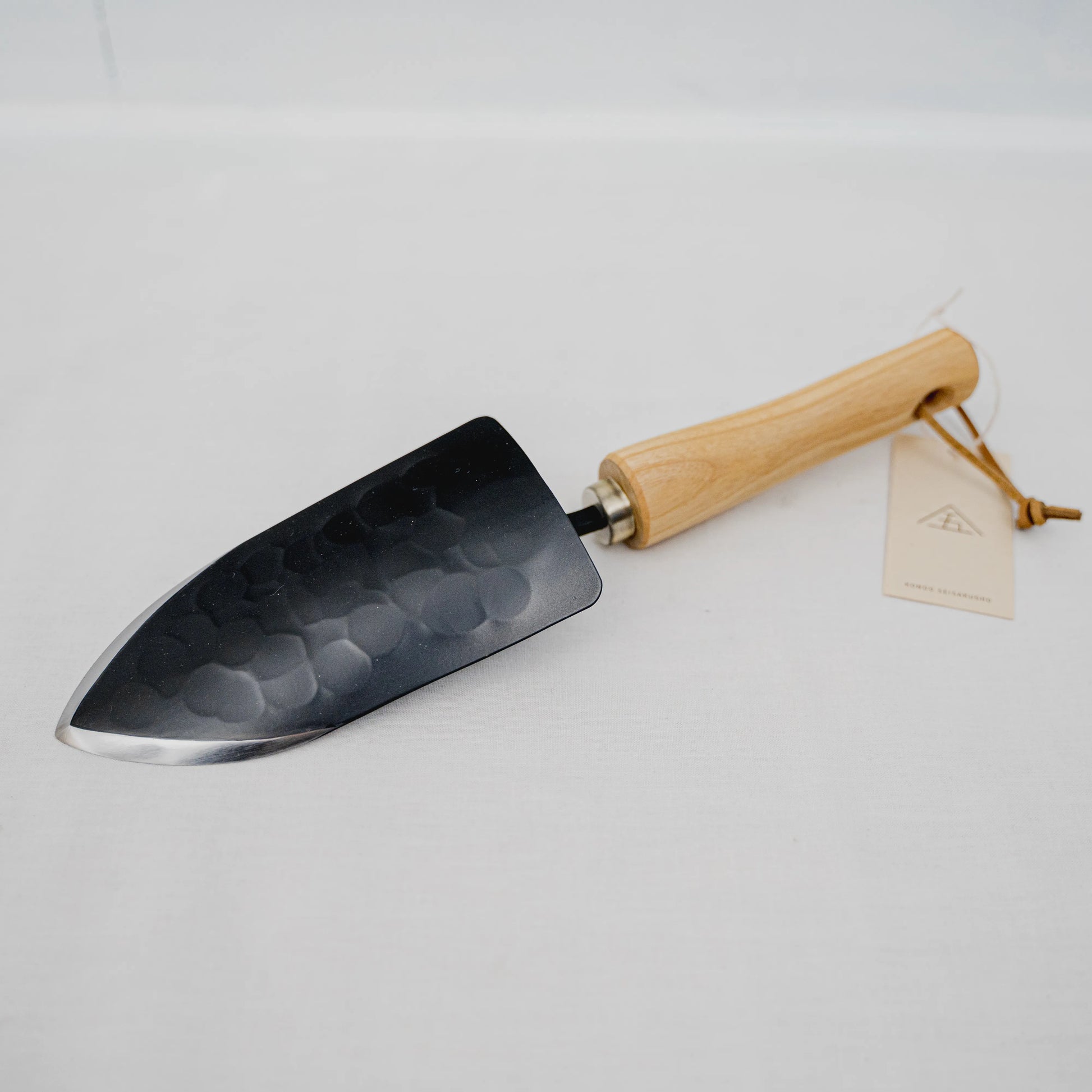 hand-trowel