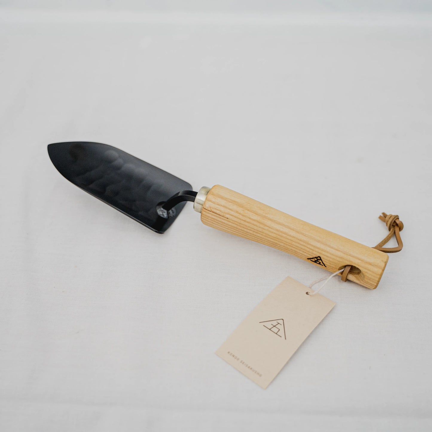 hand-trowel